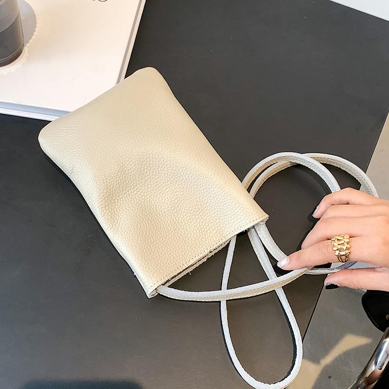 Shoulder Bags Solid Color Genuine Leather Ladies Mobile Phone Pouch Classic Style Simple Girl Messenger Pack Portable Purse, Pink
Shoulder Bags Solid Color Genuine Leather Ladies Mobile Phone Pouch Classic Style Simple Girl Messenger Pack Portable Purse, Pink