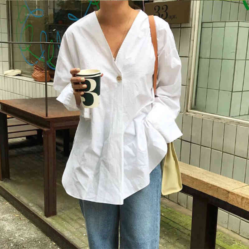 Spring Autumn Korea Fashion Women Loose V-neck Shirt Cotton Female Tops Long Sleeve Button Vintage Blouses Solid Bluse S108 210512