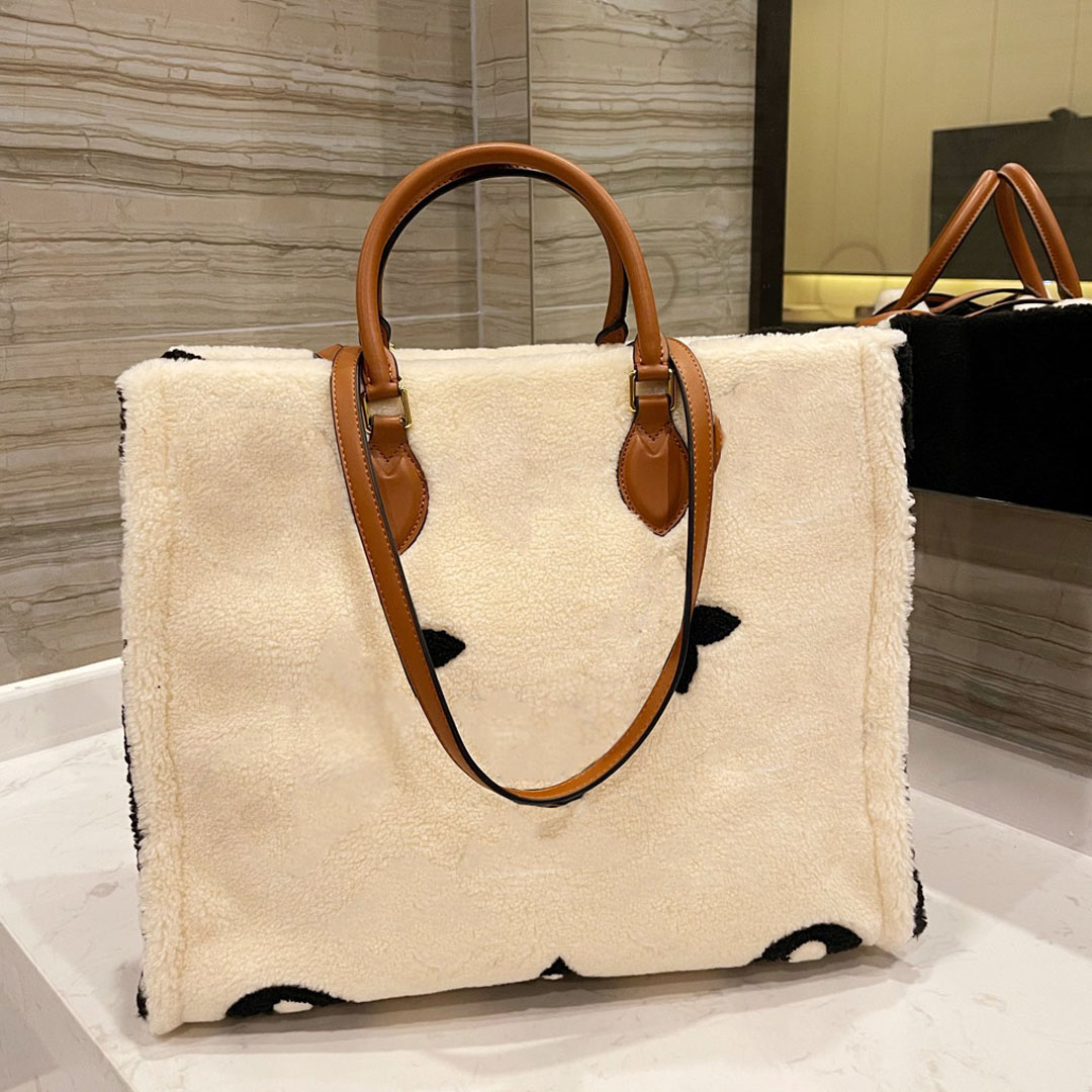 Luxury Designer France Brand Old Flower Totes Bags High Quality Lambswool Shopping Handbag Winter New Teddy Classic Women Luxurys Designers Large Capacity Bag, Black
Luxury Designer France Brand Old Flower Totes Bags High Quality Lambswool Shopping Handbag Winter New Teddy Classic Women Luxurys Designers Large Capacity Bag, Black