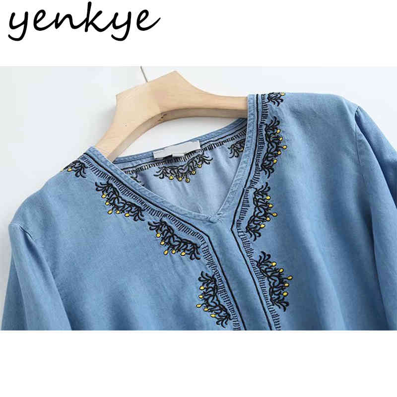 Floral Embroidery Denim Shirt Women Lantern Sleeve V Neck Vintage Blue Summer Blouse Mujer Plus Size Casual Tops 210430