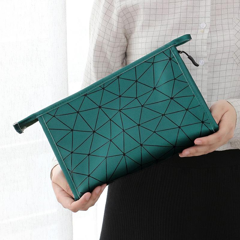 Fashion Women Makeup Bag With PU Leather Geomatric Design Waterproof Organizer Comestic For Toiletry Kit Handbag Cosmetic Bags & Cases
Fashion Women Makeup Bag With PU Leather Geomatric Design Waterproof Organizer Comestic For Toiletry Kit Handbag Cosmetic Bags & Cases