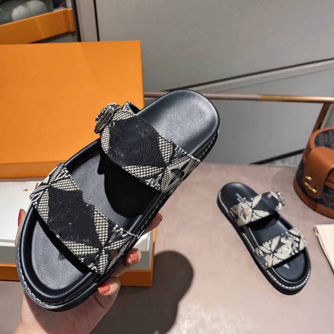 Women Summer Slippers slide BOM DIA FLAT MULE 1A3R5M Cool Effortlessly Stylish Slides 2 Straps with Adjusted Gold Buckles sandals logo box l, Black
Women Summer Slippers slide BOM DIA FLAT MULE 1A3R5M Cool Effortlessly Stylish Slides 2 Straps with Adjusted Gold Buckles sandals logo box l, Black