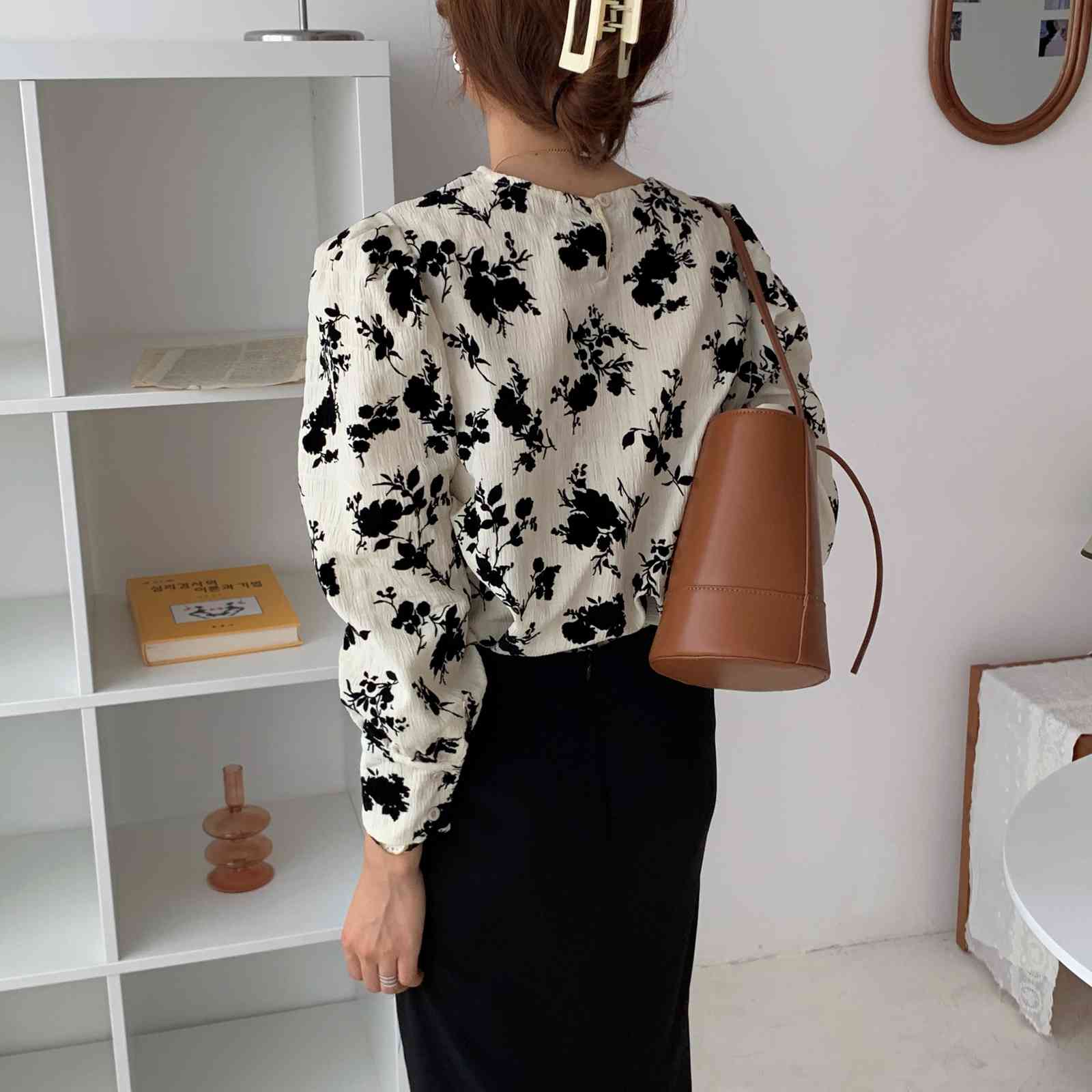 Nomikuma Korean Floral Printed Blouse Tops Causal O-neck Puff Long Sleeve Pullover Shirt Autumn New Blusas Mujer 6C630 210427