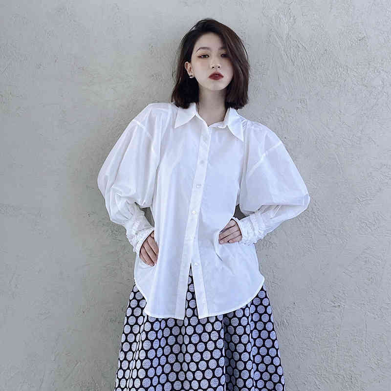 Minimalist White Shirt For Women Lapel Long Sleeve Casual Loose Blouse Female Fashion Spring Clothes 210524