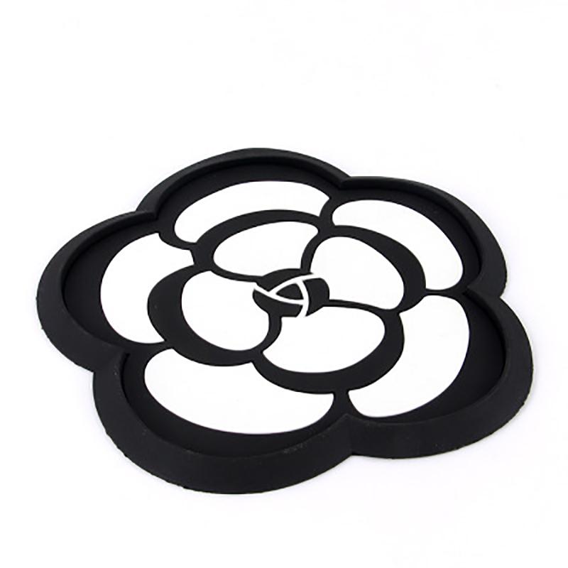 Anti-slip Mats Biety Car Slip Pad Black And White Flower Decoration Mat Camellia PVC High Temperature Resistant Round Mobile Phone
Anti-slip Mats Biety Car Slip Pad Black And White Flower Decoration Mat Camellia PVC High Temperature Resistant Round Mobile Phone