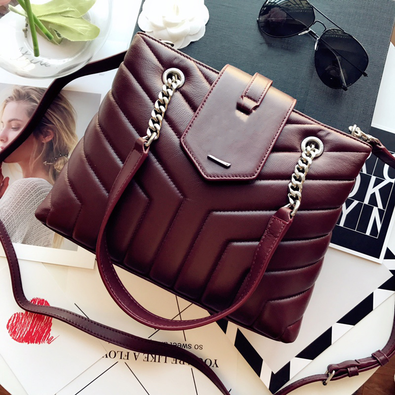 502717 the latest lady's shoulder bag, French designer 7A high-end customized quality fashion business and leisure brand
502717 the latest lady's shoulder bag, French designer 7A high-end customized quality fashion business and leisure brand