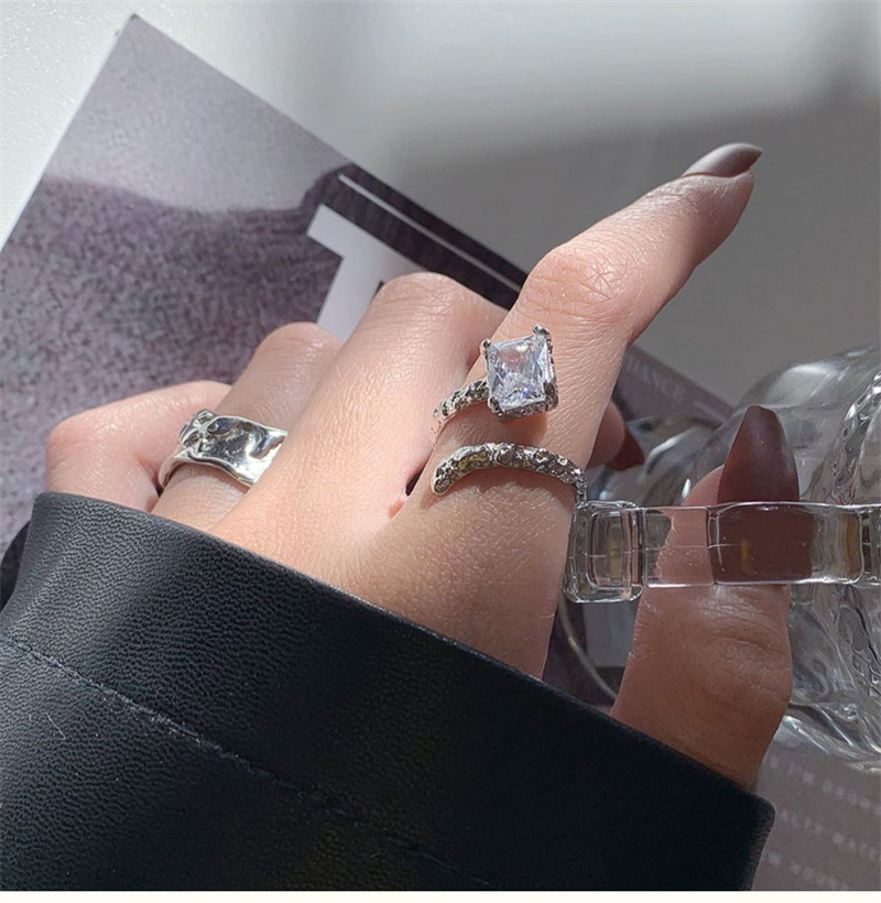 Ins Niche Simple Lava Glacier Zircon Irregular Ring Female Cold Style Design Light Luxury Fashion Index Finger Jewelry
Ins Niche Simple Lava Glacier Zircon Irregular Ring Female Cold Style Design Light Luxury Fashion Index Finger Jewelry