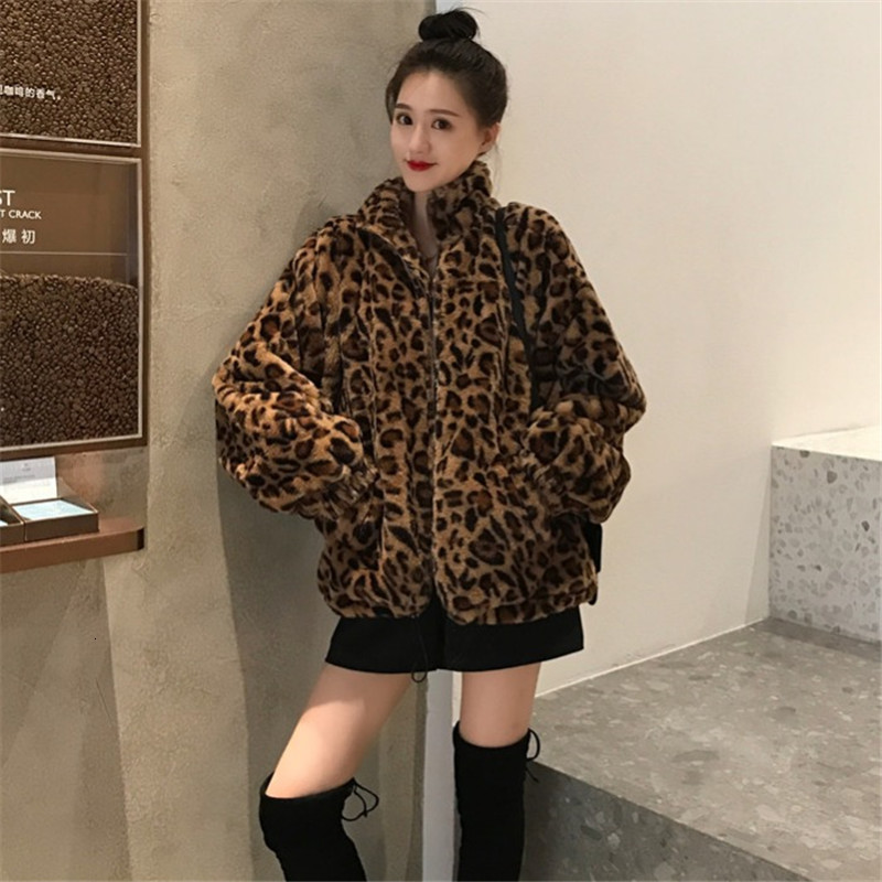 Women's Jackets Female winter jacket, vintage leopard with a turtleneck, zipper, fluffy plus size a1454 DMR3, 1# shoe box
Women's Jackets Female winter jacket, vintage leopard with a turtleneck, zipper, fluffy plus size a1454 DMR3, 1# shoe box