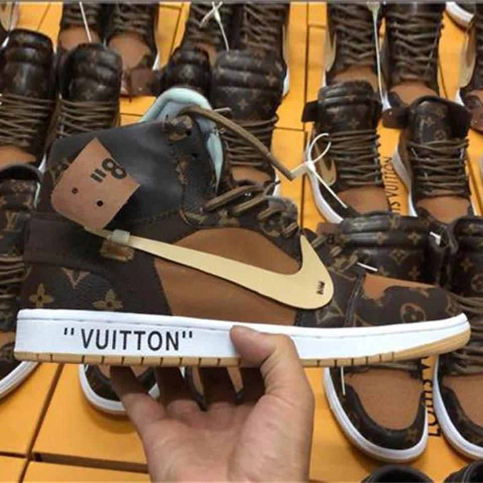 Off Whìtè Shoes x louis vutton Air Jòrdà n 1 Retro Designers Women Men's Luxury Chicago UNC Basketball Trainers Sports Sneakers, Black
Off Whìtè Shoes x louis vutton Air Jòrdà n 1 Retro Designers Women Men's Luxury Chicago UNC Basketball Trainers Sports Sneakers, Black
