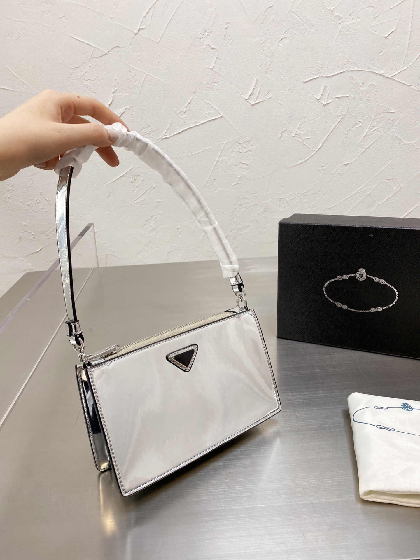 2021 brand timeless classic ladies shoulder bags handbag fashion trend women bag a variety of colors to choose from
2021 brand timeless classic ladies shoulder bags handbag fashion trend women bag a variety of colors to choose from