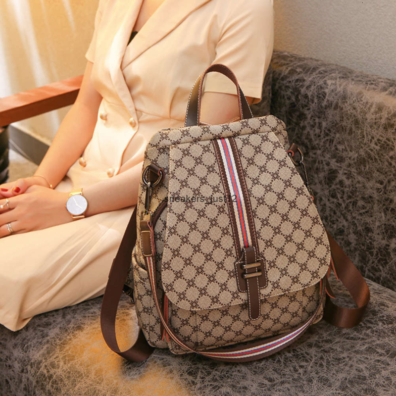Luxurys designers Slant back dual-purpose 2021 new fashion versatile travel leisure large capacity bag women's backpack trend, Coffee
Luxurys designers Slant back dual-purpose 2021 new fashion versatile travel leisure large capacity bag women's backpack trend, Coffee