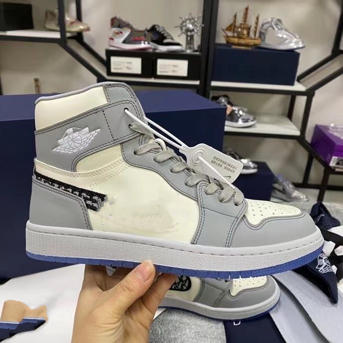 2021freeOfficially revealed anniversary collaboration Grey White French fashion style label Kim Jones Sneaker shoe size 36-45 klj001, Black
2021freeOfficially revealed anniversary collaboration Grey White French fashion style label Kim Jones Sneaker shoe size 36-45 klj001, Black