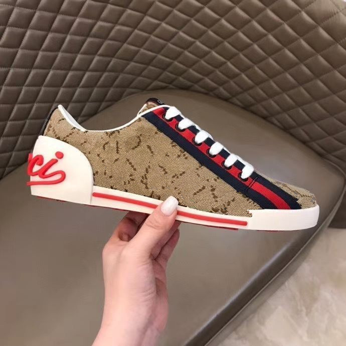 The latest sale high quality men's shoe retro low-top printing sneakers design mesh pull-on luxury ladies fashion breathable casual shoes gMMX0003
The latest sale high quality men's shoe retro low-top printing sneakers design mesh pull-on luxury ladies fashion breathable casual shoes gMMX0003