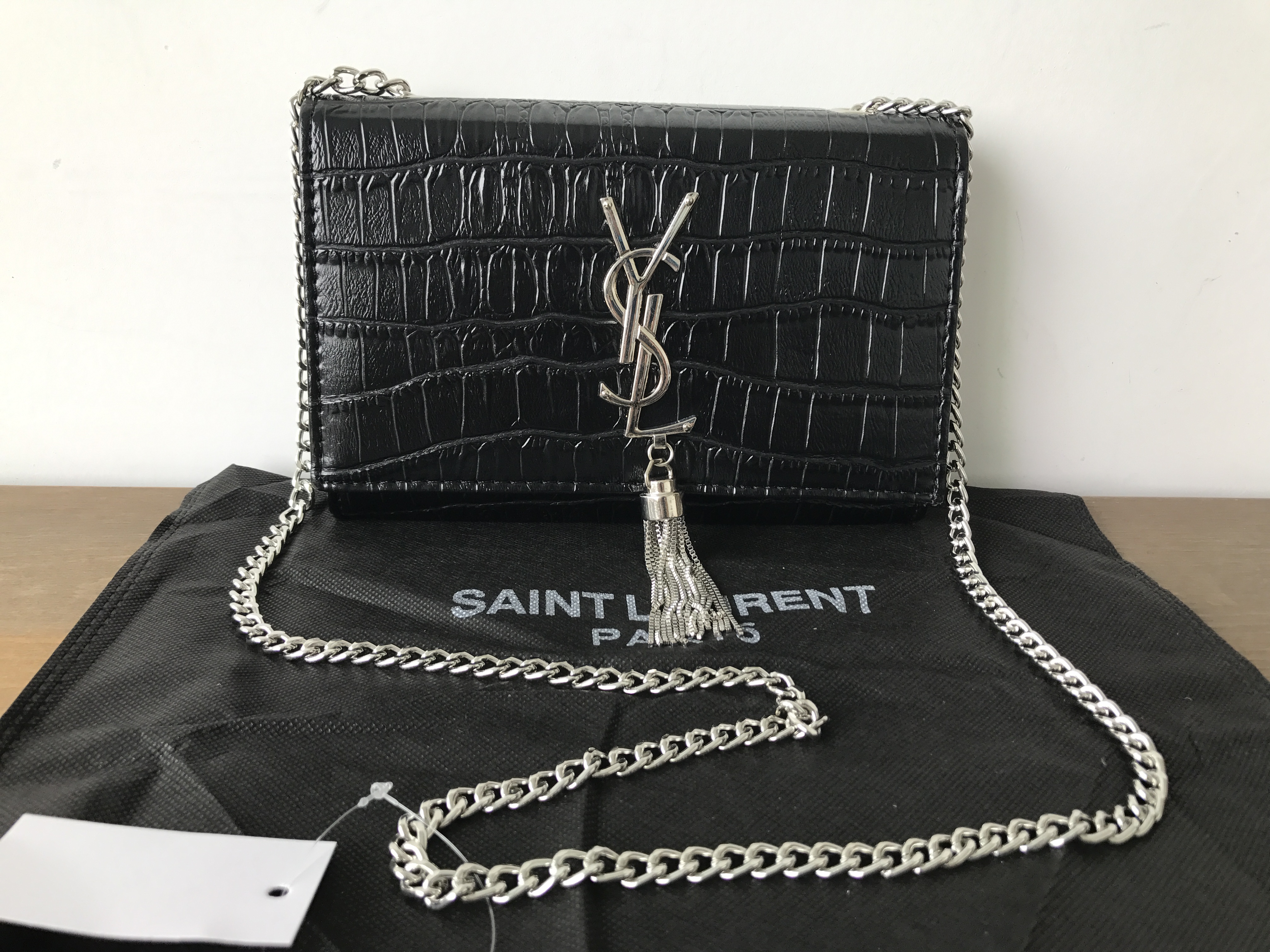 lv LOUIS BAG VITTON Fashion silver Chain handbag Mens Messenger Package Office Computer Briefcase Business Bag ysl
lv LOUIS BAG VITTON Fashion silver Chain handbag Mens Messenger Package Office Computer Briefcase Business Bag ysl