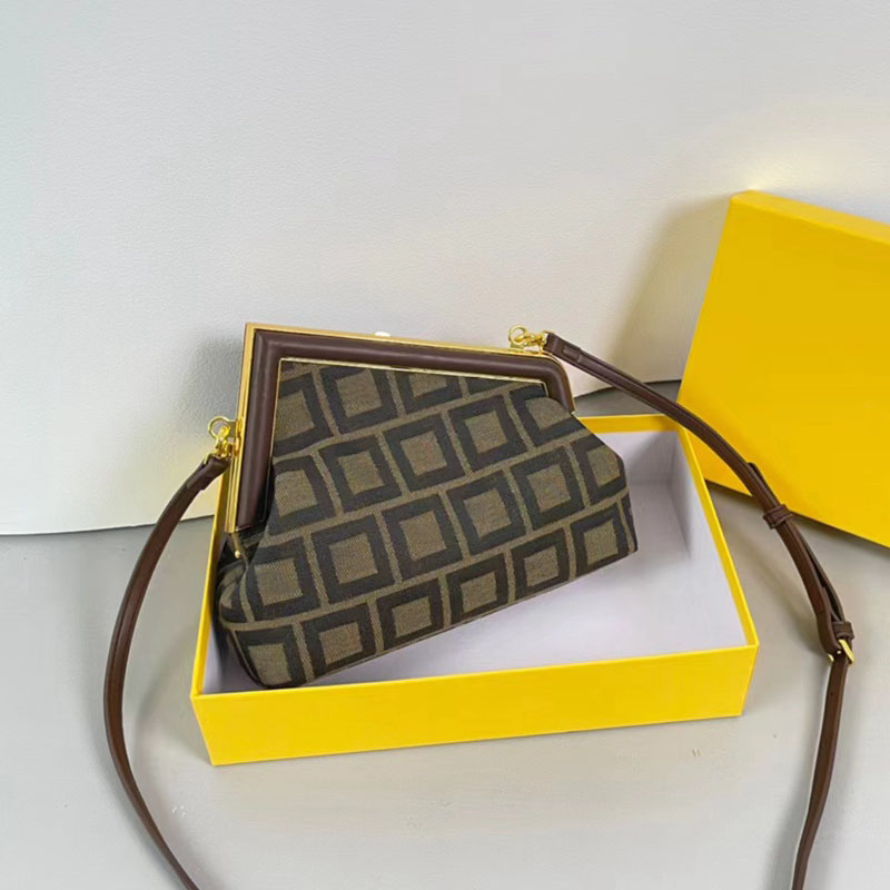 Women Handbag Clutch Bags Crossbody Shoulder Purse High Quality Handbags First Series Metal Wrapped Dinner Bag Genuine Leather Plain Lady Wallet, #1
Women Handbag Clutch Bags Crossbody Shoulder Purse High Quality Handbags First Series Metal Wrapped Dinner Bag Genuine Leather Plain Lady Wallet, #1