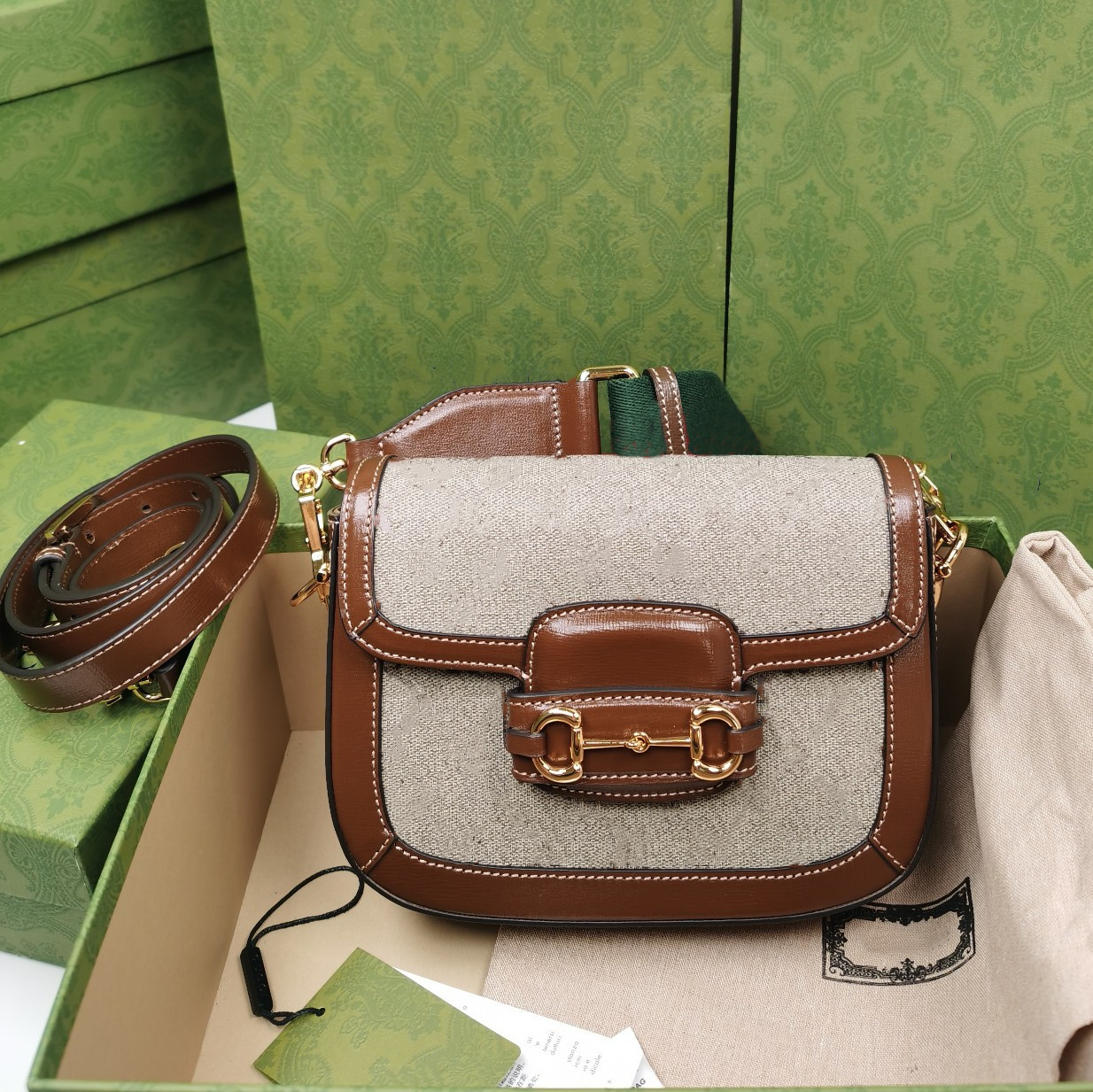 2021Luxury Brand Small Flap Shouler Crossbody Armpit Bags For Women Lady Genuine Leather Square Shape Cross Body Ladies Famous One Handbags, White leather
2021Luxury Brand Small Flap Shouler Crossbody Armpit Bags For Women Lady Genuine Leather Square Shape Cross Body Ladies Famous One Handbags, White leather
