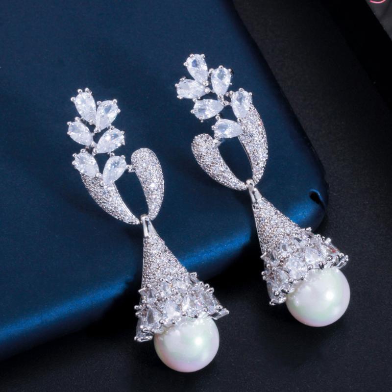 Dangle & Chandelier ThreeGraces Elegant Cubic Zirconia Long Geometric Drop Pearl Earrings For Women Wedding Jewelry Accessories Gift ER339
Dangle & Chandelier ThreeGraces Elegant Cubic Zirconia Long Geometric Drop Pearl Earrings For Women Wedding Jewelry Accessories Gift ER339