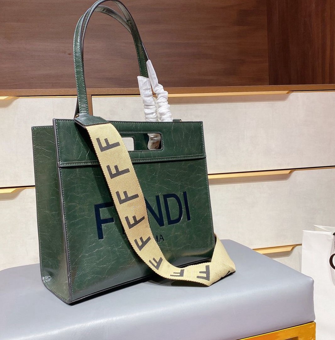 High Quality Bag Fashion Luxury Brand Leather Handbags Purses Crossbody Tote Handbag Shoulder Bags -F0459, Red;black
High Quality Bag Fashion Luxury Brand Leather Handbags Purses Crossbody Tote Handbag Shoulder Bags -F0459, Red;black