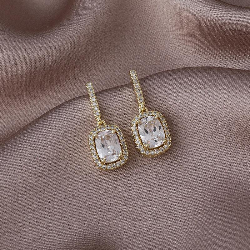 Dangle & Chandelier 2021 Japan And South Korea Women Earrings Retro Exquisite Square Zircon Drop For Girl Simple Jewelry Wholesale
Dangle & Chandelier 2021 Japan And South Korea Women Earrings Retro Exquisite Square Zircon Drop For Girl Simple Jewelry Wholesale