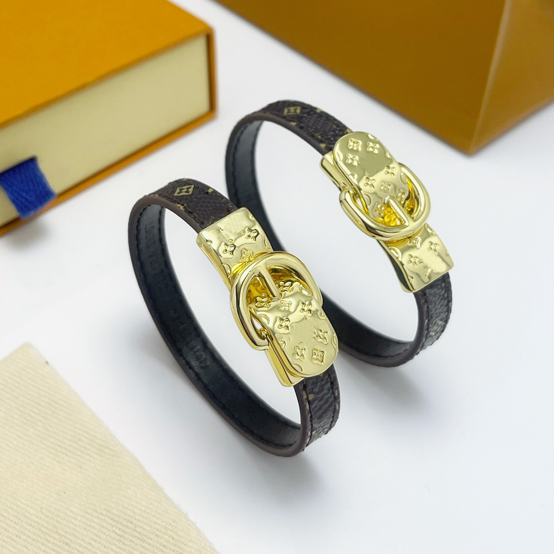 new arrival designer bracelet Leather brass letter Bracelets Men Women Charm Bangle Fashion Jewelry gift
new arrival designer bracelet Leather brass letter Bracelets Men Women Charm Bangle Fashion Jewelry gift