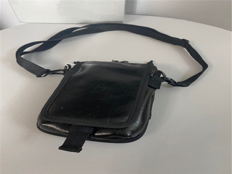 2021 high quality fashion ladies leather diagonal bags metal flip buckle small square handbag classic trend portable girls shoulder, 01
2021 high quality fashion ladies leather diagonal bags metal flip buckle small square handbag classic trend portable girls shoulder, 01