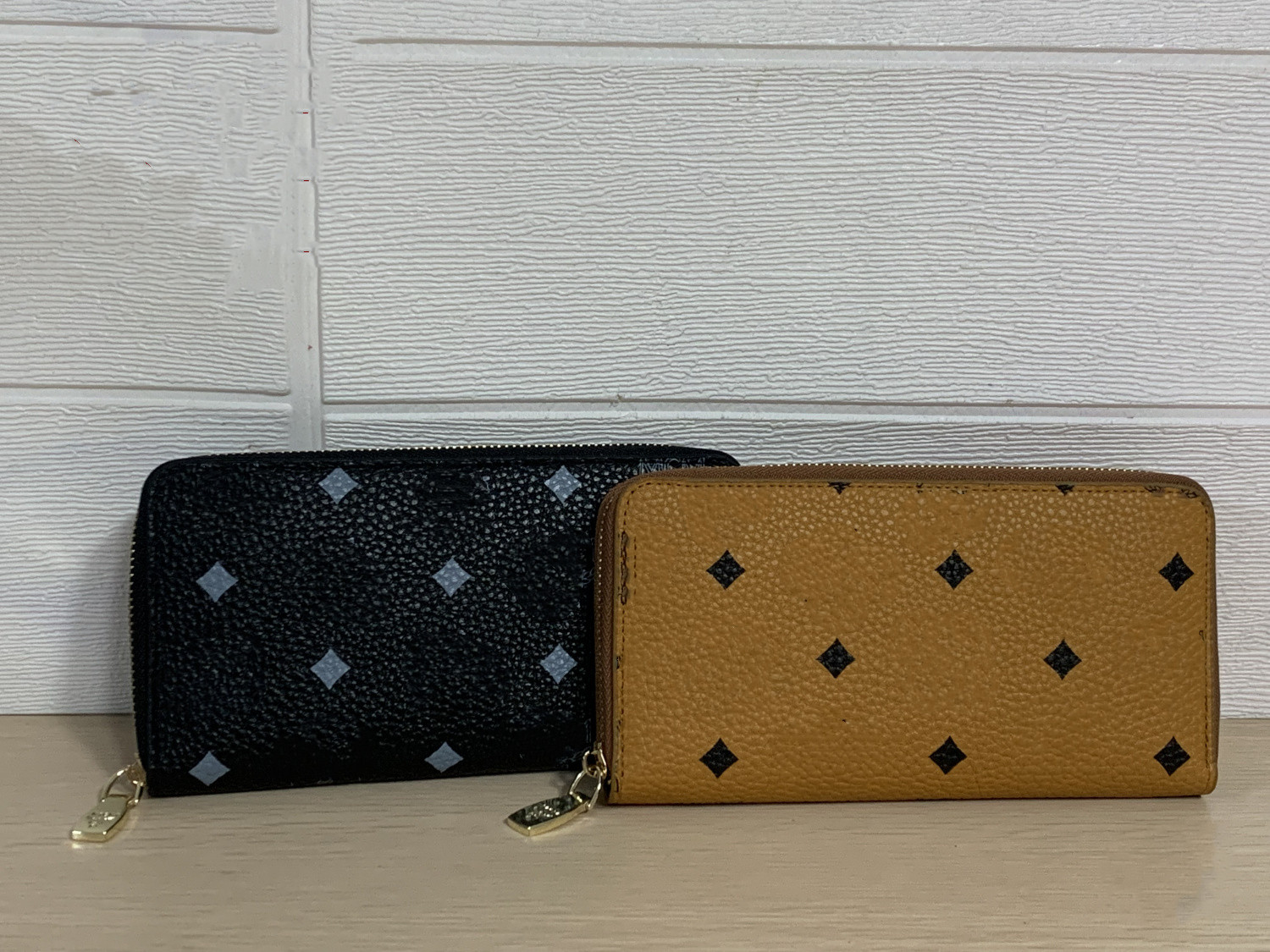 Single zipper WALLET the most stylish way to money, cards and coins men leather purse card holder long business, women wallet, Black
Single zipper WALLET the most stylish way to money, cards and coins men leather purse card holder long business, women wallet, Black