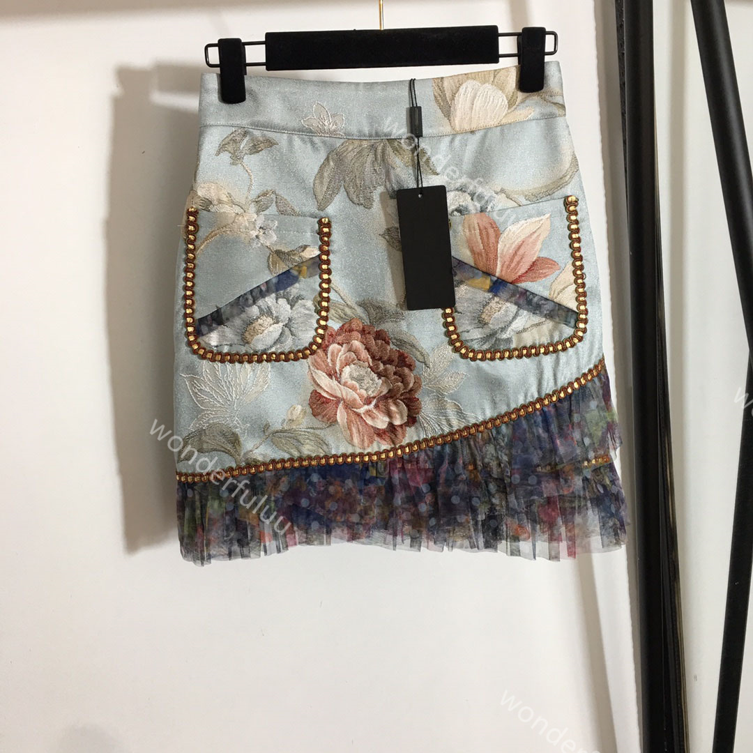 2021ss womens embroidered skirt sexy high-waist lady short skirt great quality Women Designers Clothes D and G fashion short dress
2021ss womens embroidered skirt sexy high-waist lady short skirt great quality Women Designers Clothes D and G fashion short dress