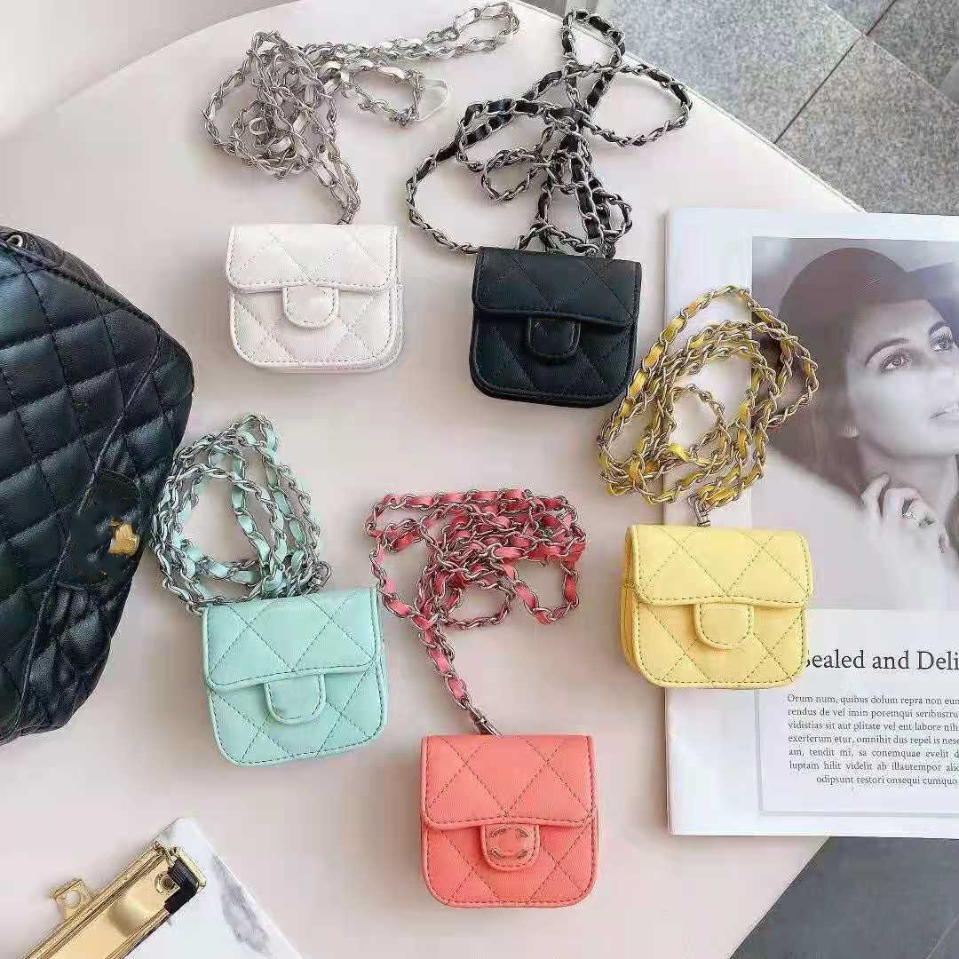 Top famous brand geniu leather designer earphone case suitable for both airpod 1 2 and pro come with cable
Top famous brand geniu leather designer earphone case suitable for both airpod 1 2 and pro come with cable