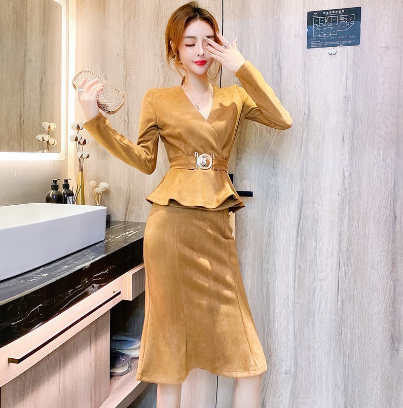 Elegant Office OL Style 2 Pieces Set Suede V-Neck Slim Blouse & High Waist Mermaid Skirt Autumn Ladies Women Suit 210519