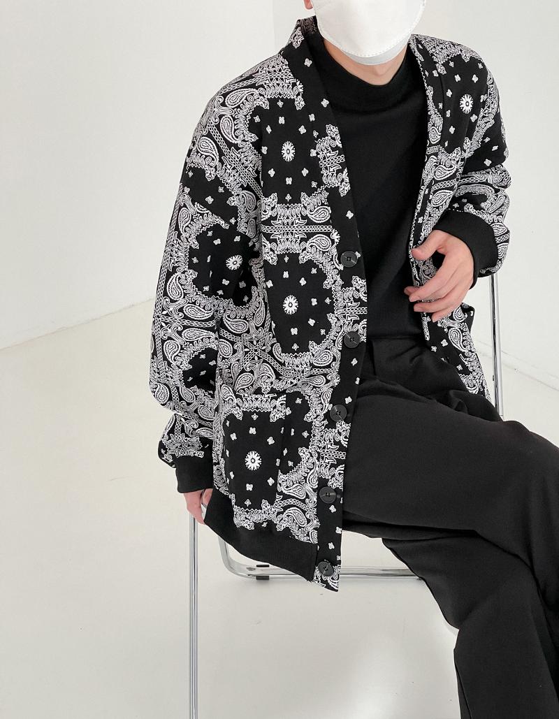 Men's Sweaters Japanese V-neck Jacket Spring And Autumn Models Wind Casual Loose Shirt Trend Ins Light Familiar, Black
Men's Sweaters Japanese V-neck Jacket Spring And Autumn Models Wind Casual Loose Shirt Trend Ins Light Familiar, Black