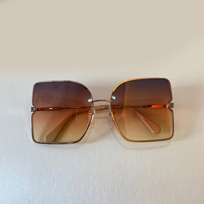 2021 new 1307 Sunglasses Fashion leisure Women temperament Full Frame UV400 Lens Summer Style Oval black Color free Come With Case glasses
2021 new 1307 Sunglasses Fashion leisure Women temperament Full Frame UV400 Lens Summer Style Oval black Color free Come With Case glasses