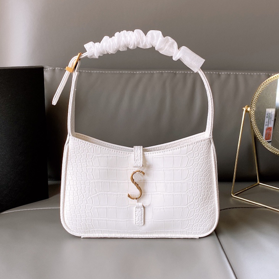 Luxury Suede Bags Women Multi color 23cm 25cm Designers handbag Shoulder Classic Genuine Leather Heart Style Gold Chain Tote Messenger Handbags 10, Dustbag
Luxury Suede Bags Women Multi color 23cm 25cm Designers handbag Shoulder Classic Genuine Leather Heart Style Gold Chain Tote Messenger Handbags 10, Dustbag