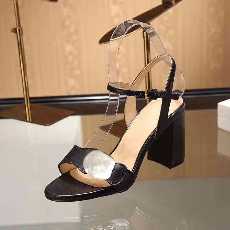 Sandals shoes Classics Women fashion Beach Thick bottom slippers Alphabet lady Leather High heel slides shoe10 11 6ZFO, #1
Sandals shoes Classics Women fashion Beach Thick bottom slippers Alphabet lady Leather High heel slides shoe10 11 6ZFO, #1