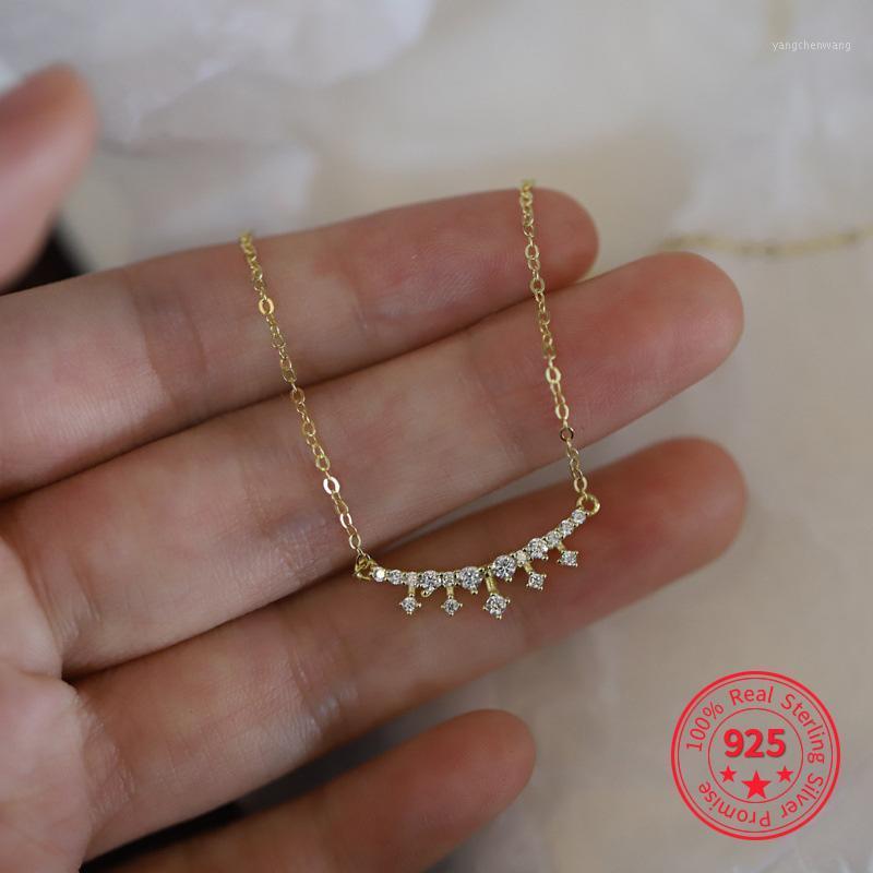 Chains 925 Sterling Silver 14k Gold Pavé Crystal Crown Pendant Smile Clavicle Chain Necklace Light Luxury Wedding Jewelry Accessories
Chains 925 Sterling Silver 14k Gold Pavé Crystal Crown Pendant Smile Clavicle Chain Necklace Light Luxury Wedding Jewelry Accessories