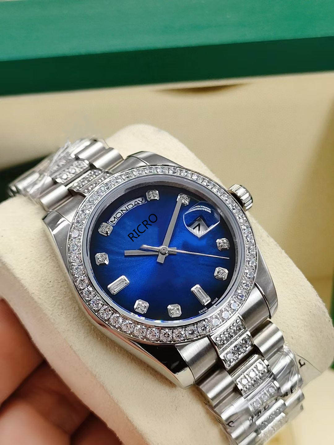 Ladies mechanical watch high quality best-selling size 36 mm fine steel diamond set watchband ring mouth sports watch high strength anti-scratch mirror buckle, Waterproof
Ladies mechanical watch high quality best-selling size 36 mm fine steel diamond set watchband ring mouth sports watch high strength anti-scratch mirror buckle, Waterproof