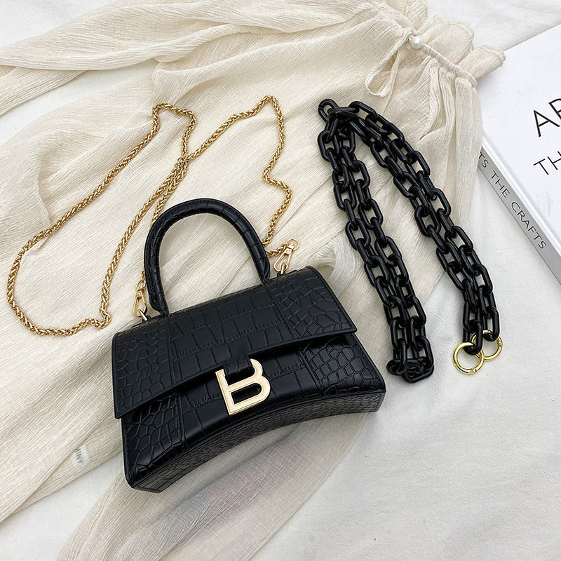 Jelly 2021 New Summer Chain Hourglass One Shoulder Cross Carrying Crocodile B-shaped Portable Retro Women's Bag, Black
Jelly 2021 New Summer Chain Hourglass One Shoulder Cross Carrying Crocodile B-shaped Portable Retro Women's Bag, Black