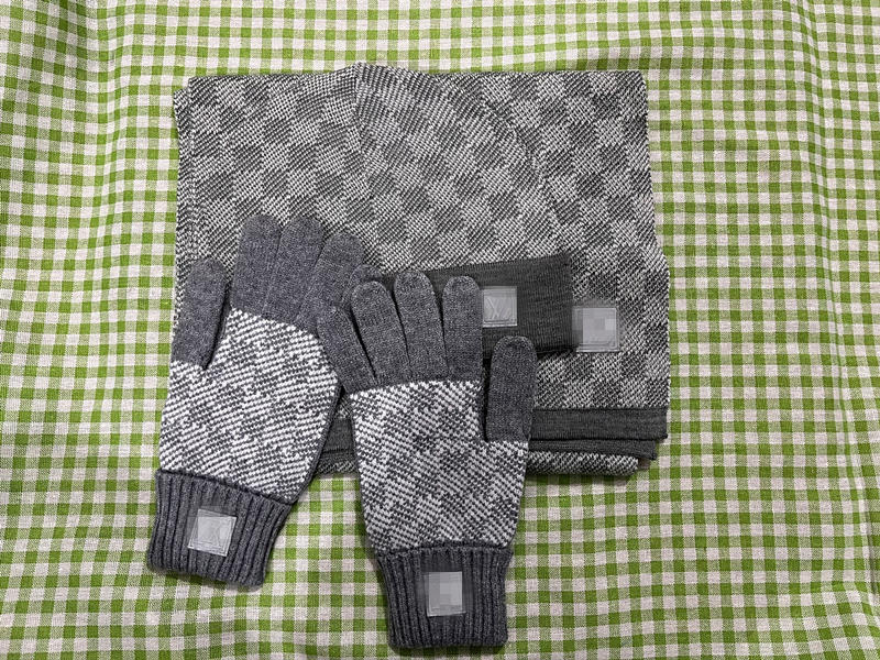 2022 NEW Compare with similar Items Designer Scarf Hat Set Mens Womens Winter Warm Beanie and Scarves Sets High Quality Colors Optional Exquisite Gift Box 
2022 NEW Compare with similar Items Designer Scarf Hat Set Mens Womens Winter Warm Beanie and Scarves Sets High Quality Colors Optional Exquisite Gift Box