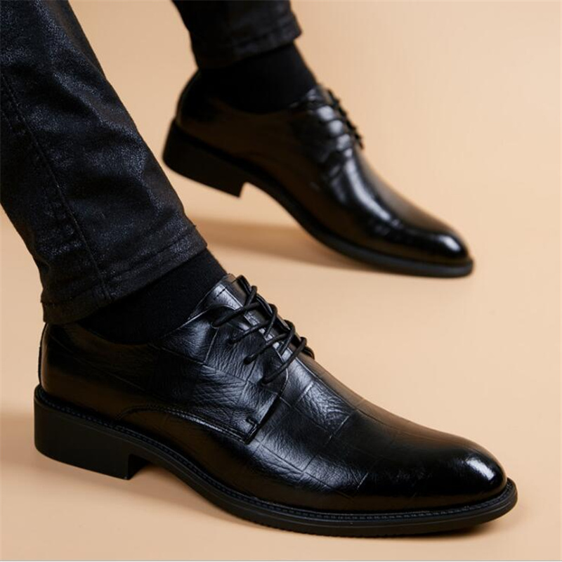 Men's Dress Shoes Men's Fashion Business Dress Shoes Uomini Classic Leather Men's Set