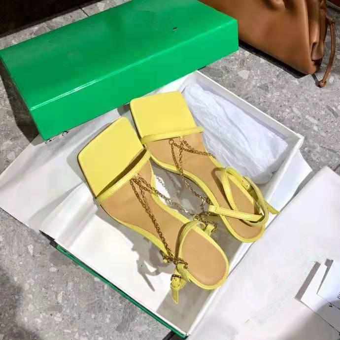 2021ss Summer Thin High Heel Sandals Women Square Toe Narrow band Chain Decor Ankle Strap Rome Sandalias Sexy female wedding Party Dress Shoes design pumps
2021ss Summer Thin High Heel Sandals Women Square Toe Narrow band Chain Decor Ankle Strap Rome Sandalias Sexy female wedding Party Dress Shoes design pumps