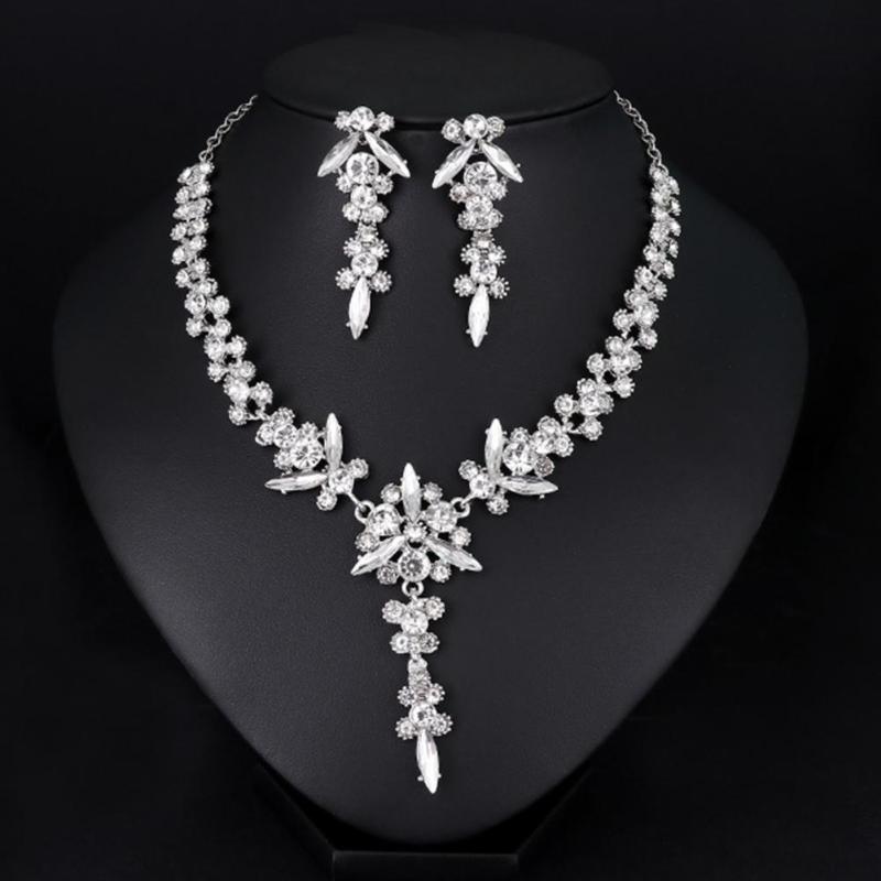 Earrings & Necklace Bridal Electroplating Green Rhinestone Women Set Trendy Choker, Silver
Earrings & Necklace Bridal Electroplating Green Rhinestone Women Set Trendy Choker, Silver
