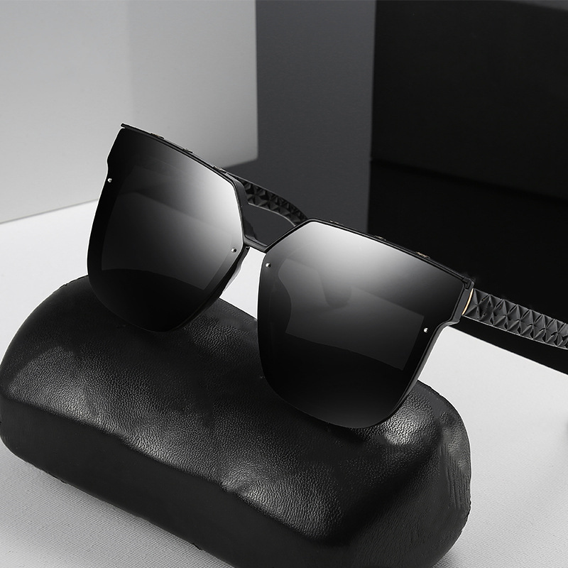 Top luxury Sunglasses polaroid lens Brand designer womens Mens Goggle senior glass Vintage Metal Sun Glasses With Box
Top luxury Sunglasses polaroid lens Brand designer womens Mens Goggle senior glass Vintage Metal Sun Glasses With Box
