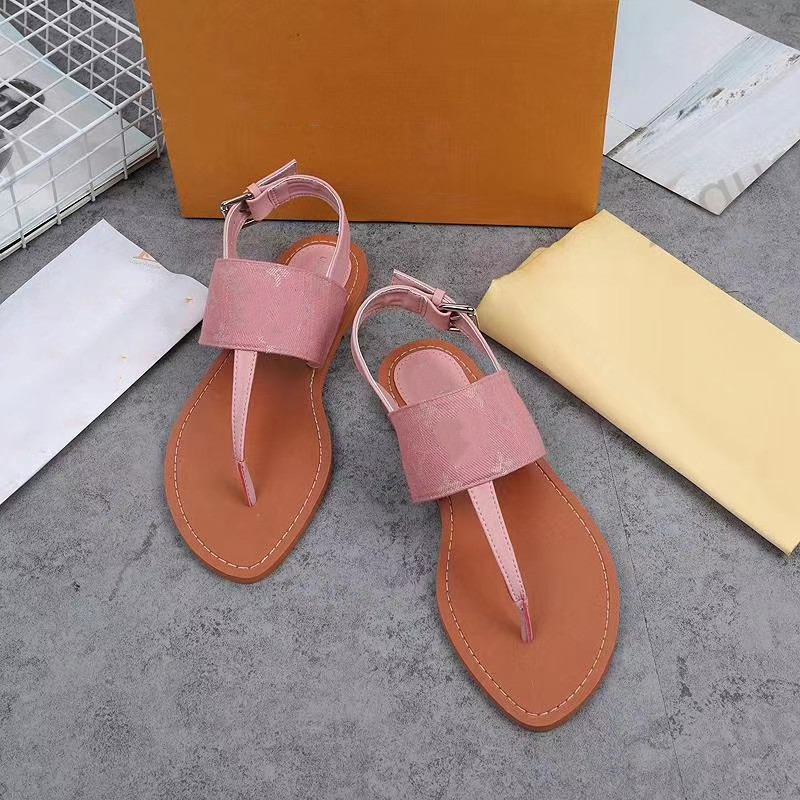 2021 Men Beach Summer fashion flip flops 100% leather lady Metal slippers Women shoes Flat Ladies Large size 35-45, Black;grey
2021 Men Beach Summer fashion flip flops 100% leather lady Metal slippers Women shoes Flat Ladies Large size 35-45, Black;grey