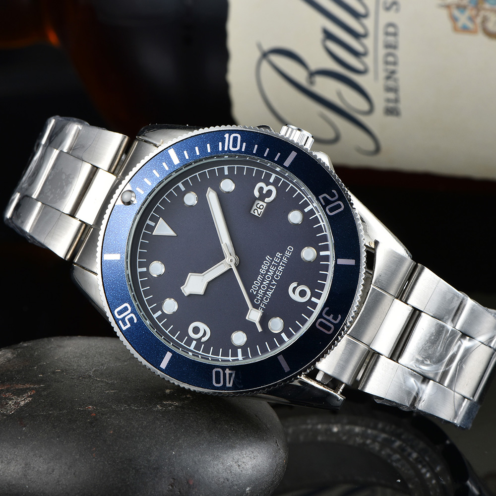 2021 fashion mens watches leather strap quartz movement sport watch luminous waterproof wristwatch bay black off analog clock auto date orologio di lusso
2021 fashion mens watches leather strap quartz movement sport watch luminous waterproof wristwatch bay black off analog clock auto date orologio di lusso