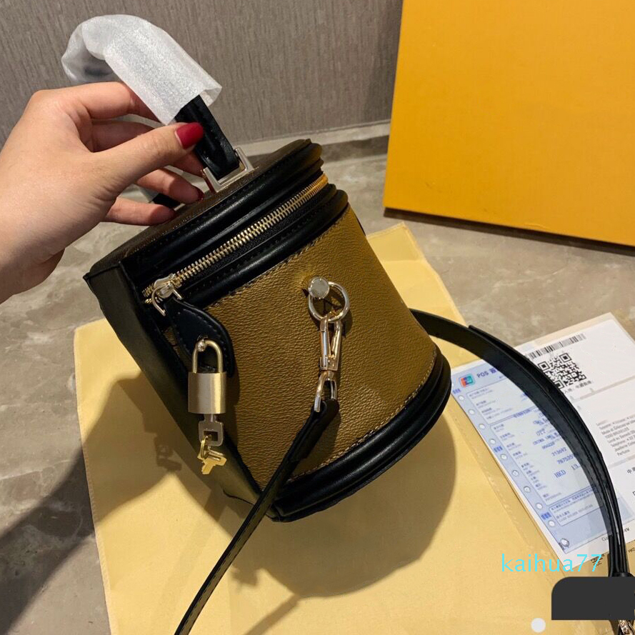 2021 Bags Cylindrical Handbag Wallets shoulder bag Fashion Designer messenger detachable strap round cylinder mini zipper Storag, Yellow-flower
2021 Bags Cylindrical Handbag Wallets shoulder bag Fashion Designer messenger detachable strap round cylinder mini zipper Storag, Yellow-flower