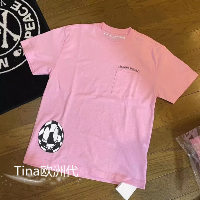Matty Chrome crosin hearts boy / black and white check Pink Cross short sleeve T-shirt, White;black
Matty Chrome crosin hearts boy / black and white check Pink Cross short sleeve T-shirt, White;black