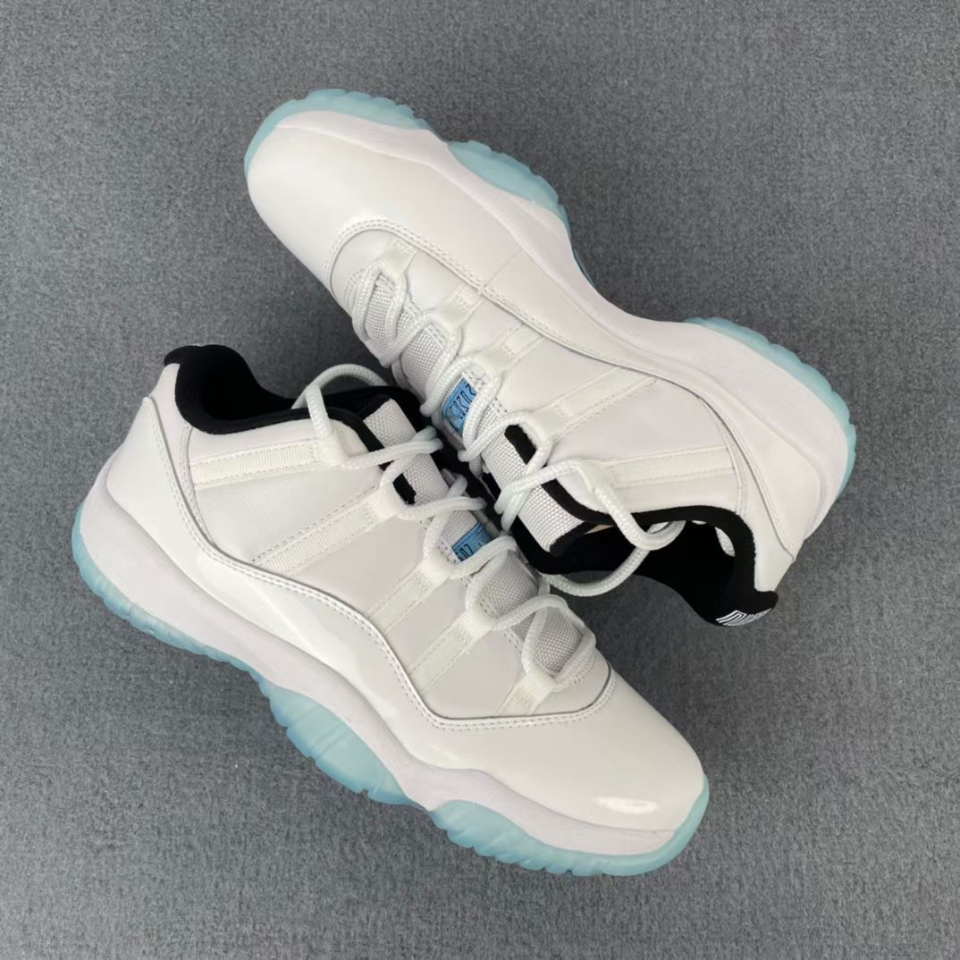 2021 Authentic 11 Legend Blue Low Men Women Outdoor Shoes AV2187-117 Real Carbon Fiber Retro Sports Sneakers With Box
2021 Authentic 11 Legend Blue Low Men Women Outdoor Shoes AV2187-117 Real Carbon Fiber Retro Sports Sneakers With Box