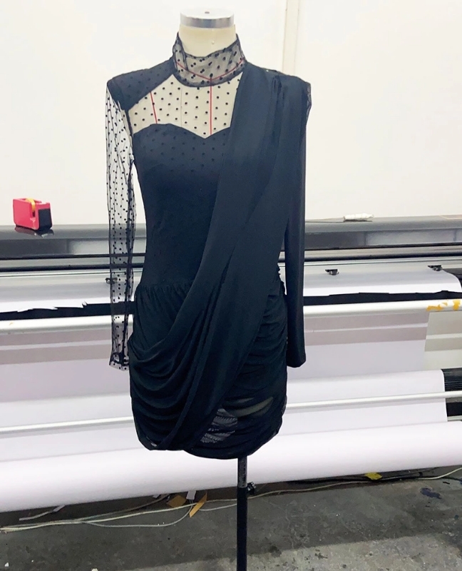 European and American 2021 stars with the same sexy wave dot mesh stitching slim fit hip pleated irregular, Black
European and American 2021 stars with the same sexy wave dot mesh stitching slim fit hip pleated irregular, Black