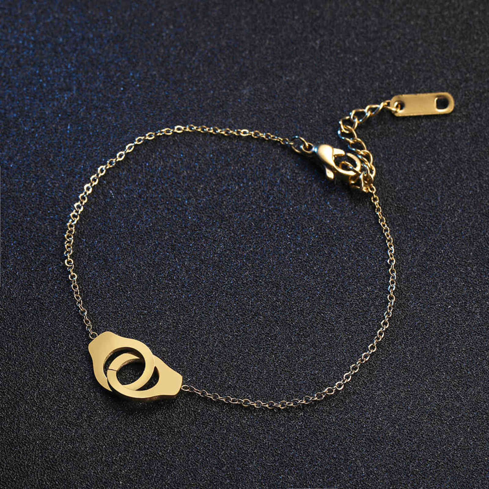 Skyrim Trendy Stainless Steel Handcuff Charm Bracelet Women Female Link Chain Metal Silvery Gold Color Love Bangles Jewelry Gift
Skyrim Trendy Stainless Steel Handcuff Charm Bracelet Women Female Link Chain Metal Silvery Gold Color Love Bangles Jewelry Gift