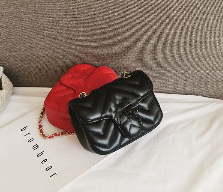 Lady style children handbag girls metal letter buckle PU leatter crossbody bag kids chain single shoulder bags, Red
Lady style children handbag girls metal letter buckle PU leatter crossbody bag kids chain single shoulder bags, Red