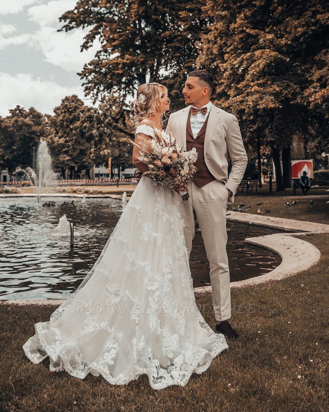 2021 Modern Wedding Dresses Long-Sleeve Lace Tulle A Line Chiffon Chic Bridal Gowns Sweep Train Vestidos De Novia Beach Wedding Dress